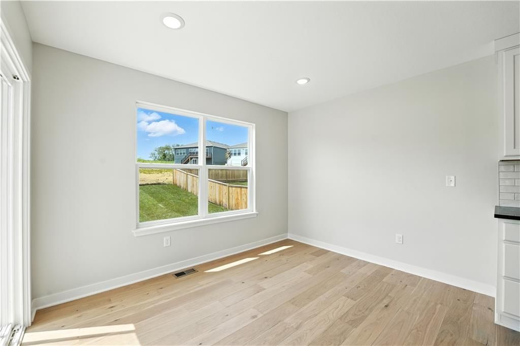 709 Glenn Circle — photo 15