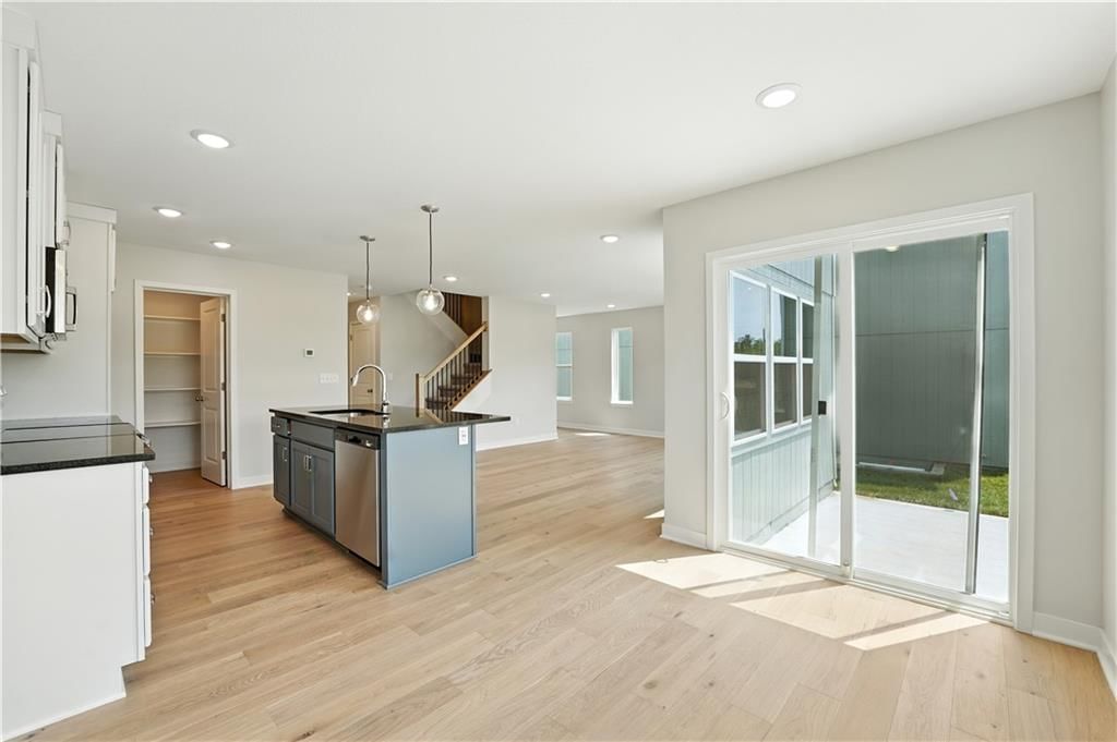 709 Glenn Circle — photo 16