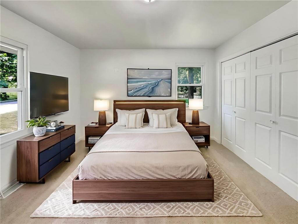 2100 Thunderbird Drive — photo 4