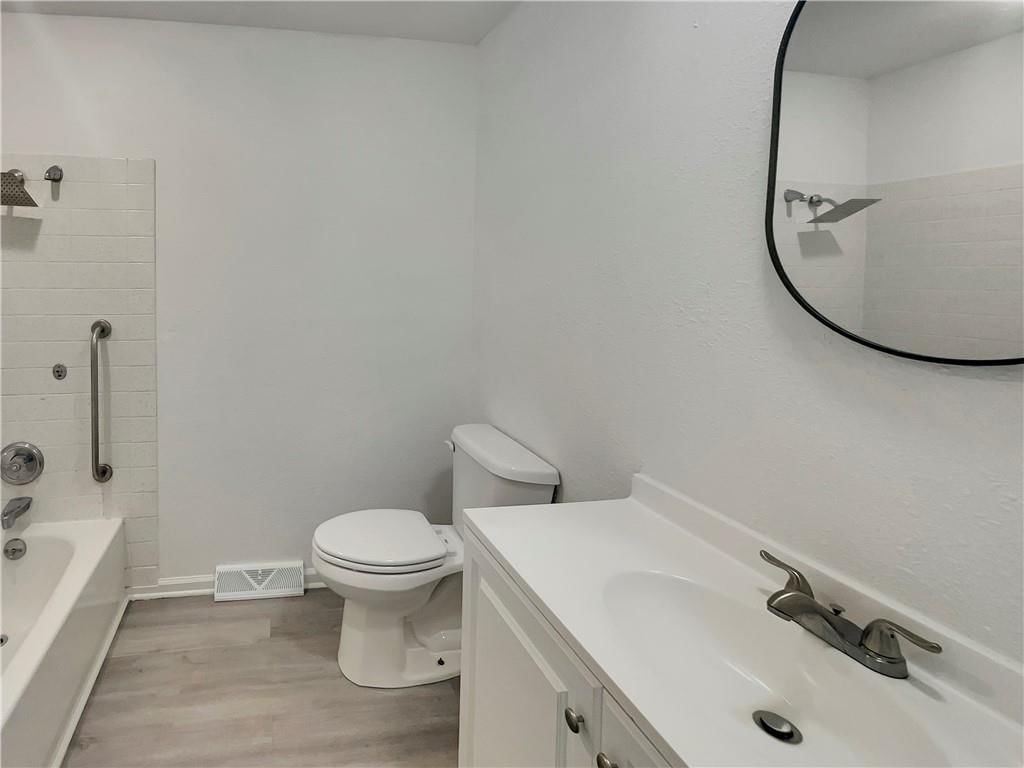 2100 Thunderbird Drive — photo 7