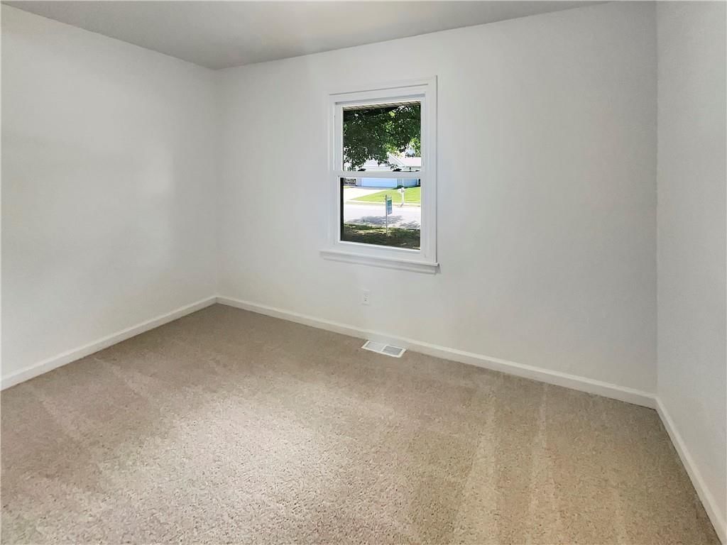 2100 Thunderbird Drive — photo 10
