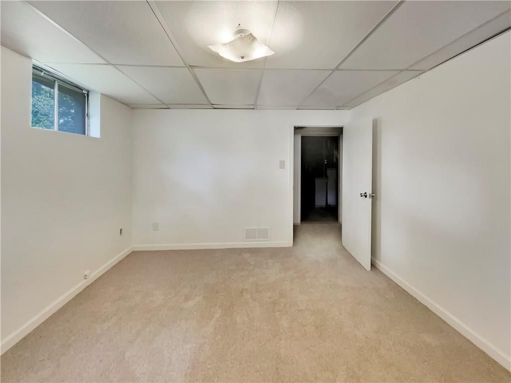 2100 Thunderbird Drive — photo 17