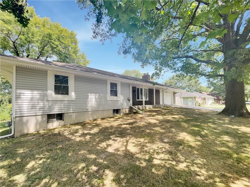 2100 Thunderbird Drive — photo 19