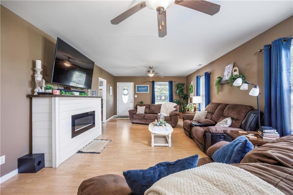 Photo 5 of 48 - 1520 N 8th Street