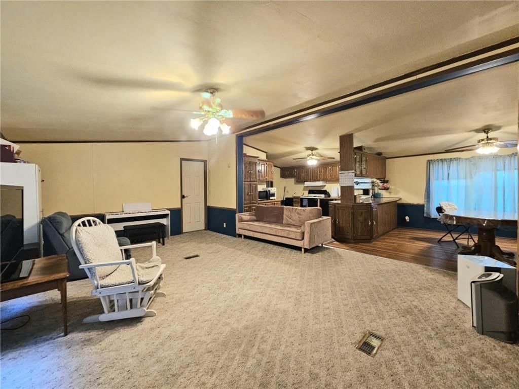 103 W Willow Street — photo 2