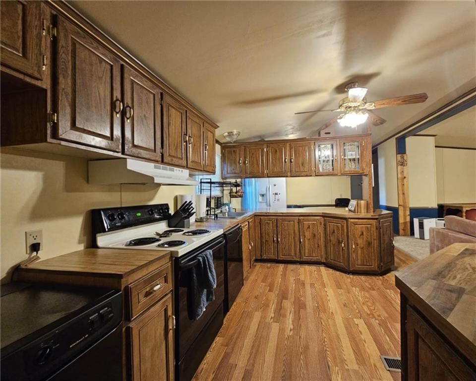 103 W Willow Street — photo 4