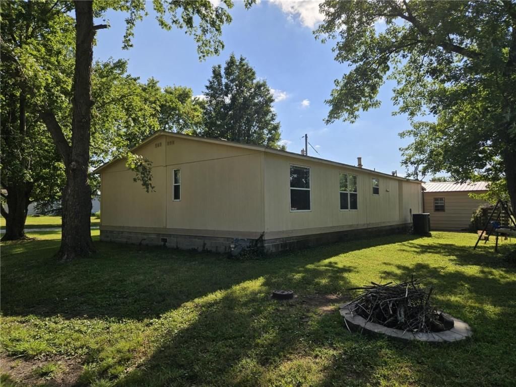 103 W Willow Street — photo 20