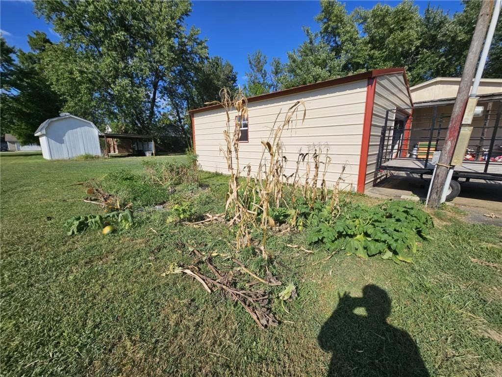103 W Willow Street — photo 23
