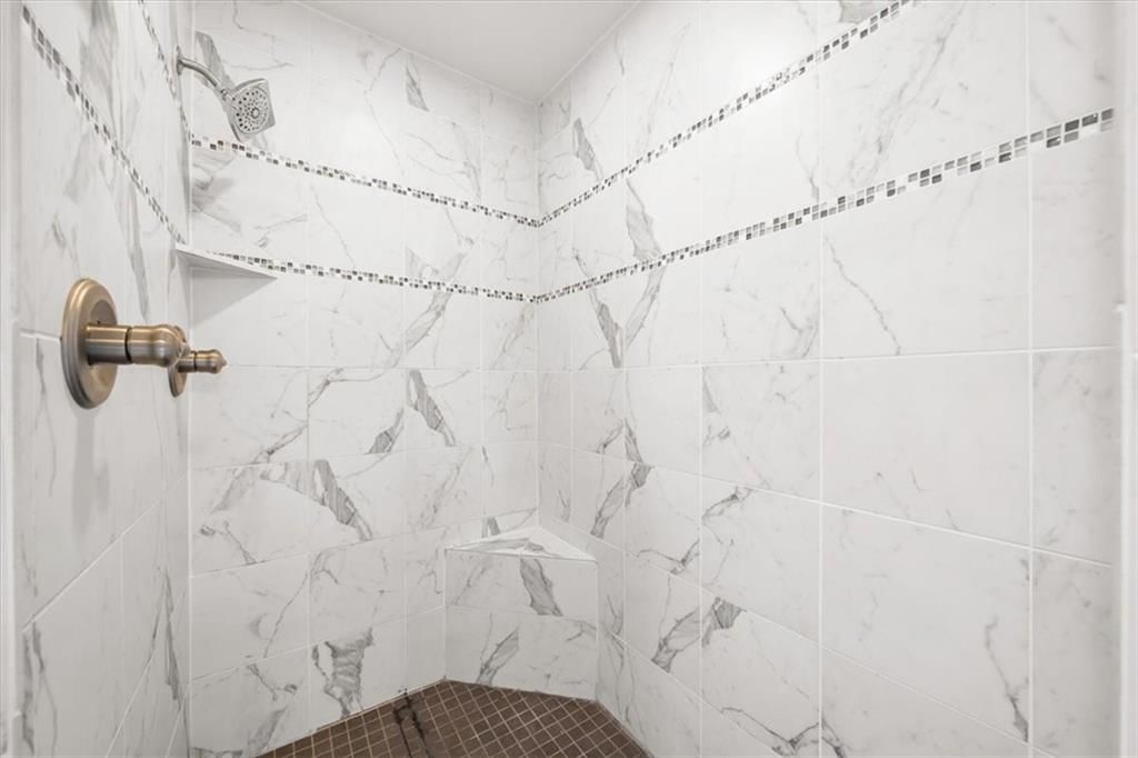 933 Bridgeshire Drive — photo 16