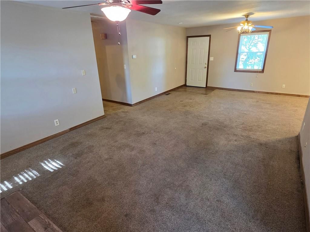 Photo 7 of 21 - 1804 N Cedar Street