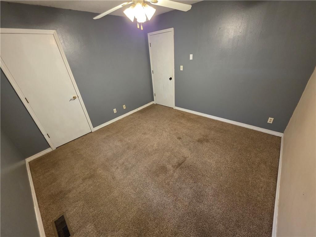Photo 16 of 21 - 1804 N Cedar Street