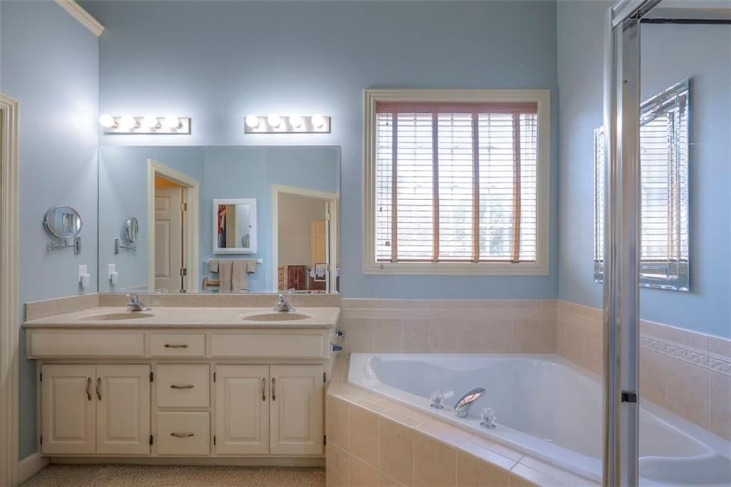 2737 S BRECKENRIDGE Drive — photo 23