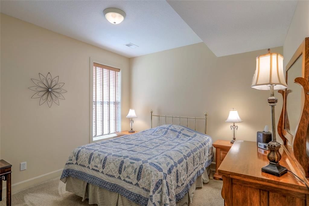 2737 S BRECKENRIDGE Drive — photo 29