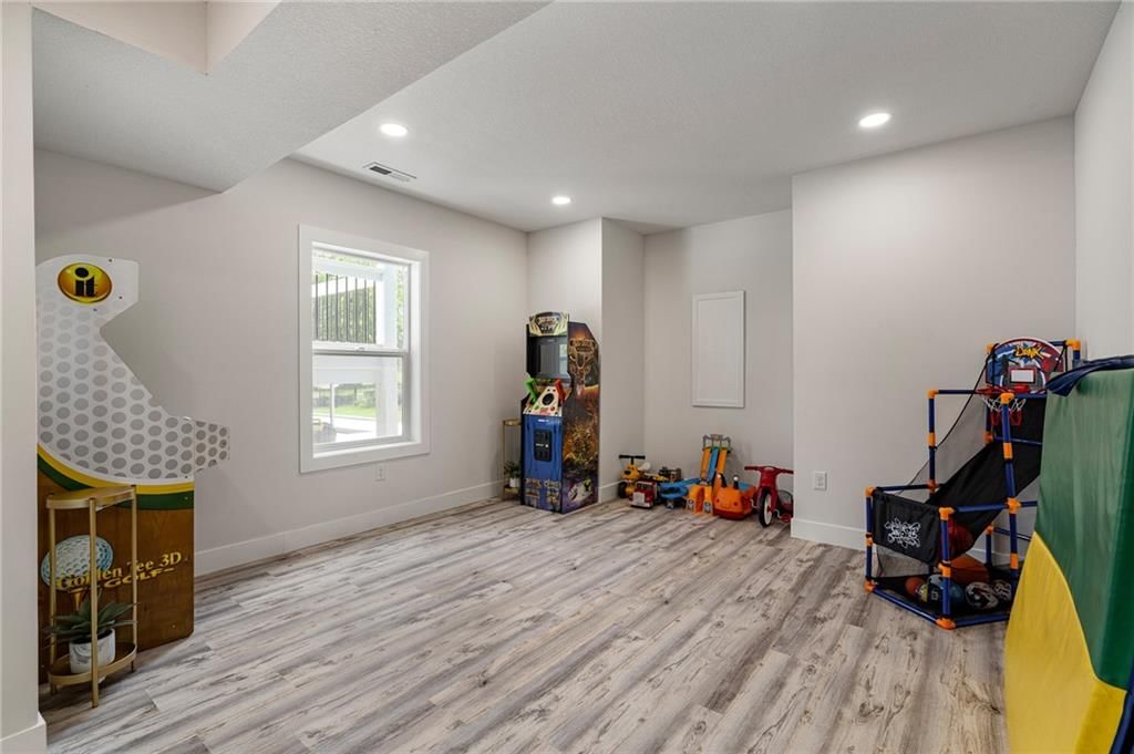 18309 Monrovia Street — photo 59
