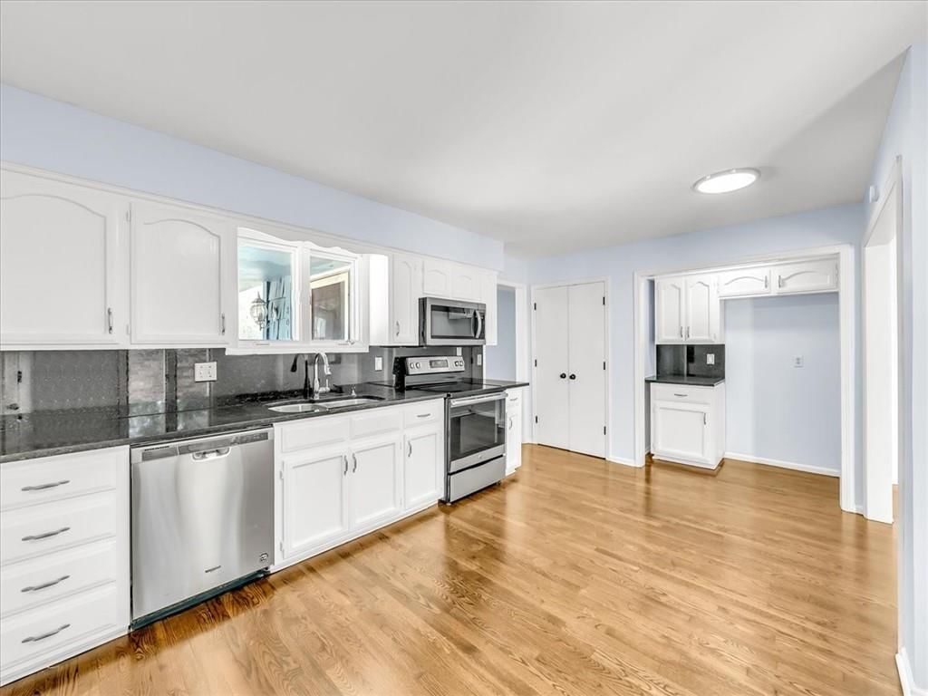 801 NE FAIRWAY HOMES Court — photo 8