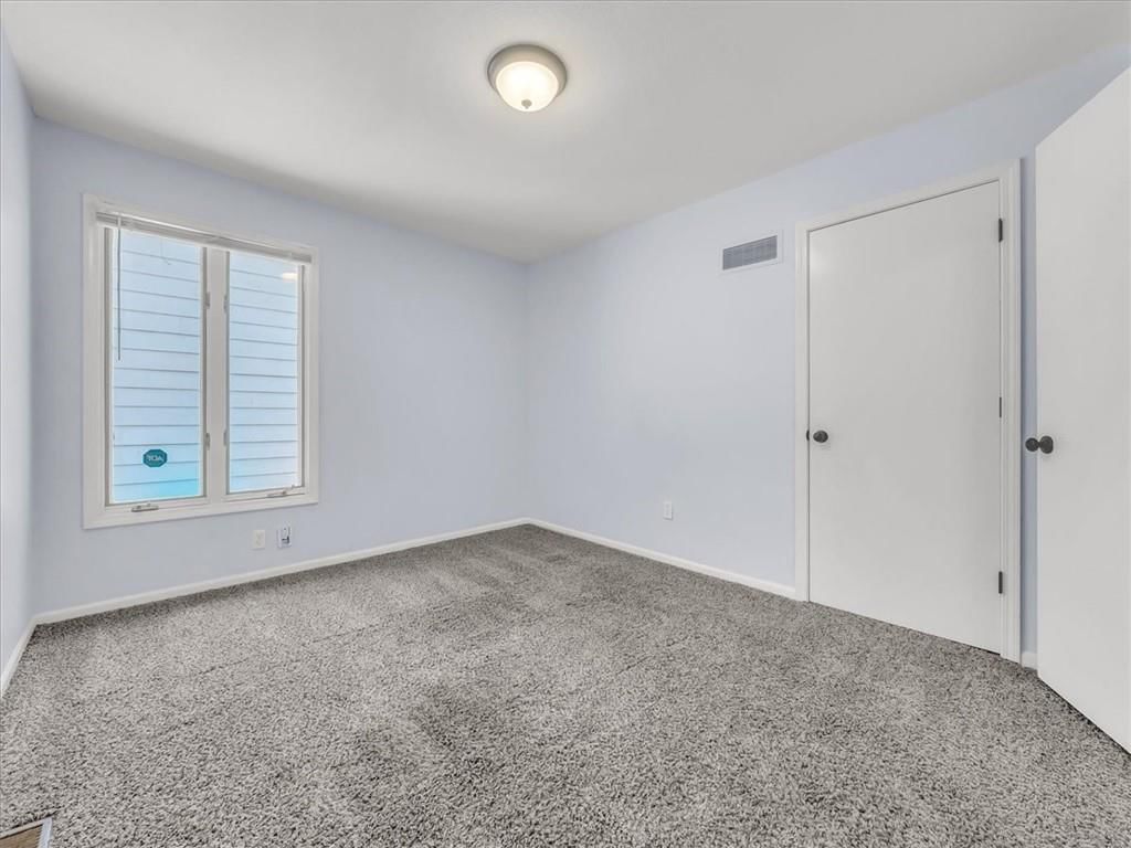 801 NE FAIRWAY HOMES Court — photo 15