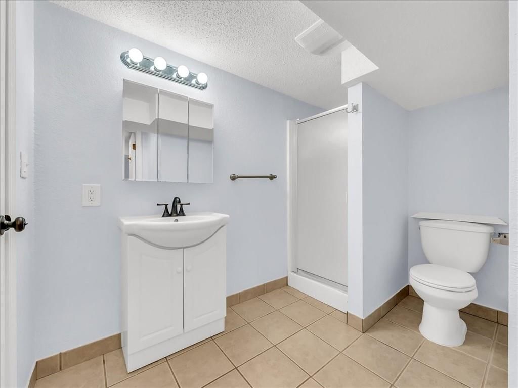 801 NE FAIRWAY HOMES Court — photo 20