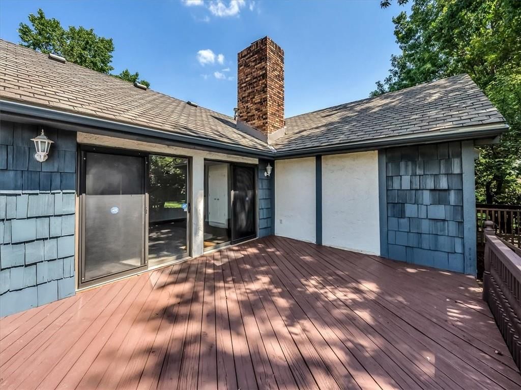 801 NE FAIRWAY HOMES Court — photo 23