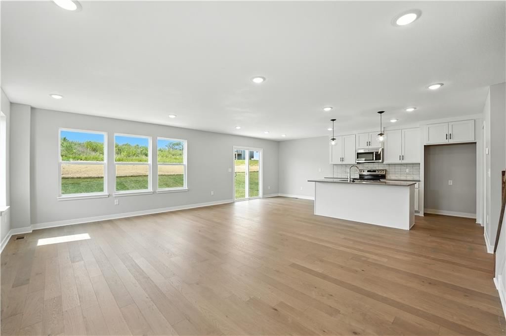 707 Glenn Circle — photo 8