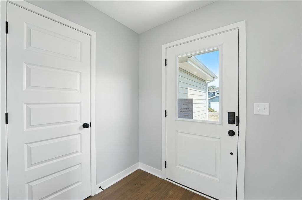 707 Glenn Circle — photo 16