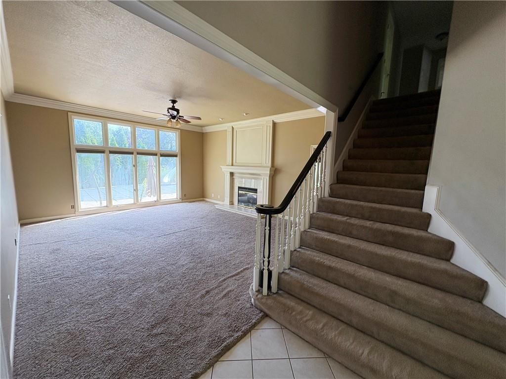 Photo 12 of 33 - 4553 W 138th Terrace