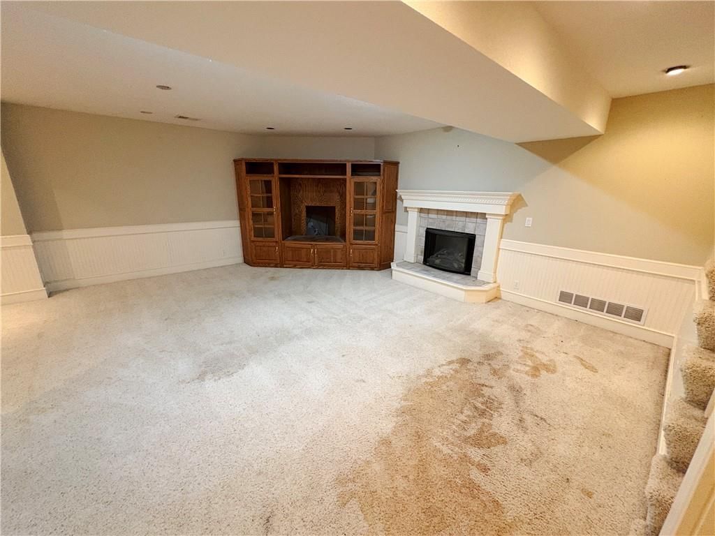Photo 20 of 33 - 4553 W 138th Terrace
