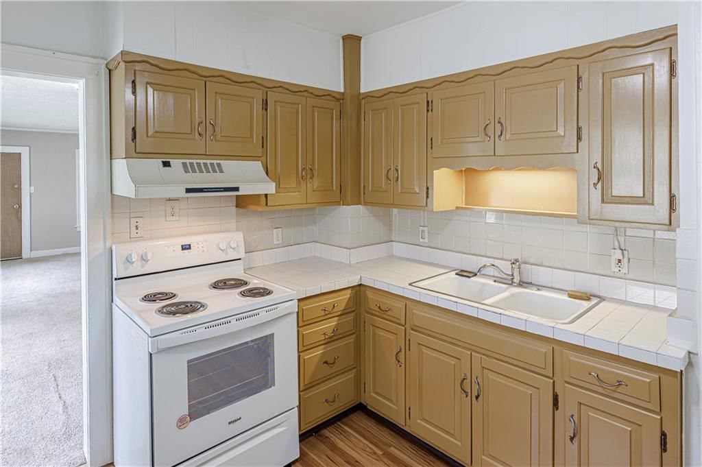 2230 E Gregory Boulevard — photo 20