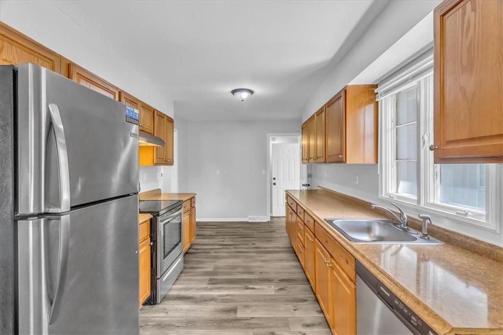 Photo 7 of 28 - 4641 N Brighton Avenue