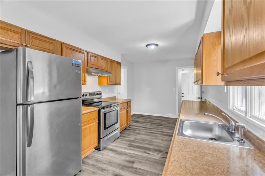 Photo 8 of 28 - 4641 N Brighton Avenue