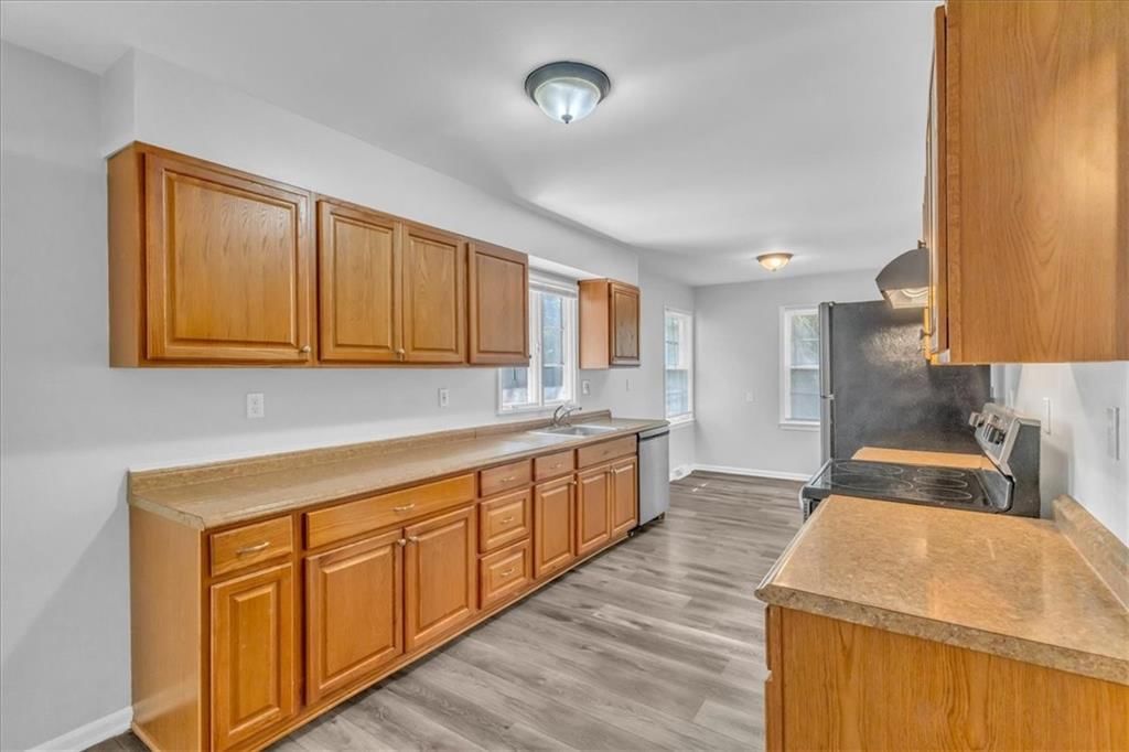 Photo 9 of 28 - 4641 N Brighton Avenue