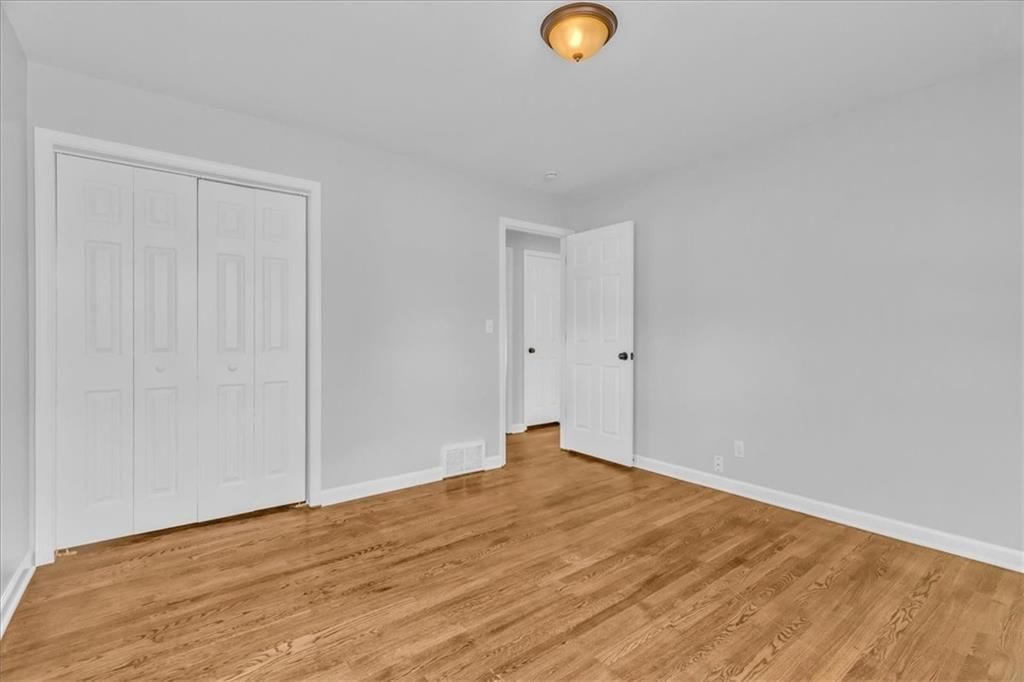 Photo 15 of 28 - 4641 N Brighton Avenue
