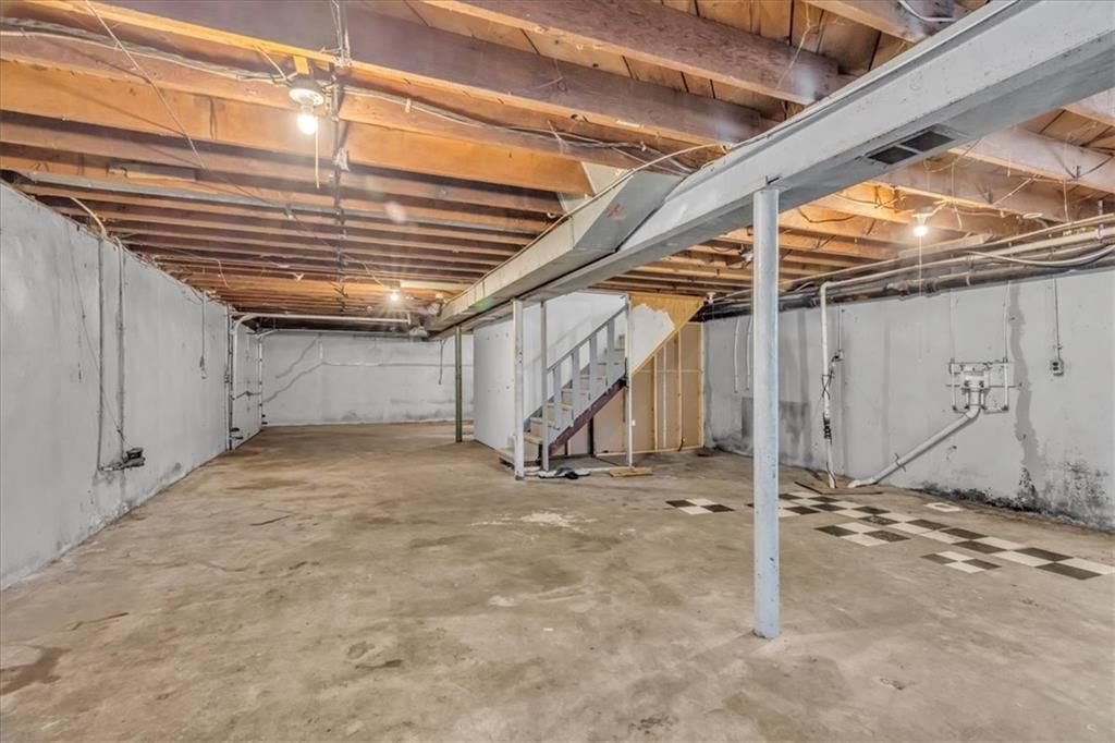 Photo 22 of 28 - 4641 N Brighton Avenue