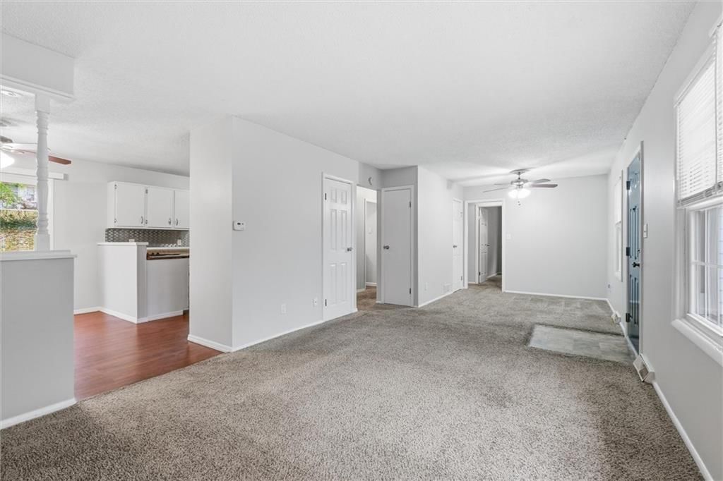 11216 Herrick Avenue — photo 2