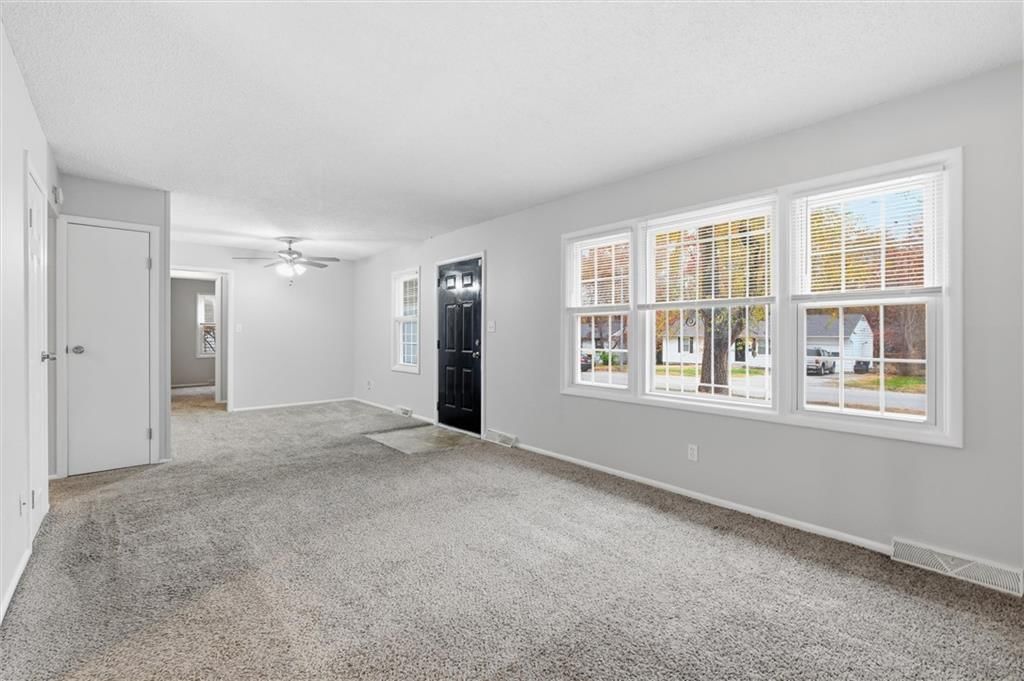 11216 Herrick Avenue — photo 3