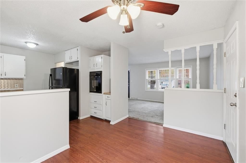 11216 Herrick Avenue — photo 4