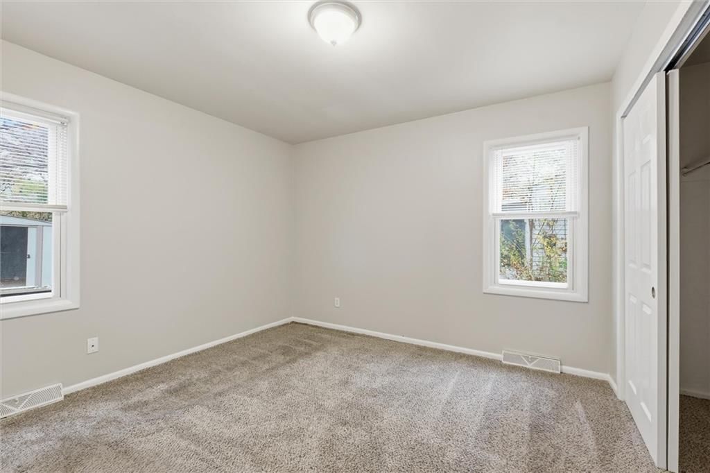 11216 Herrick Avenue — photo 10