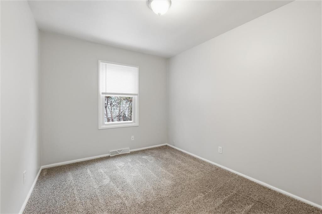 11216 Herrick Avenue — photo 13