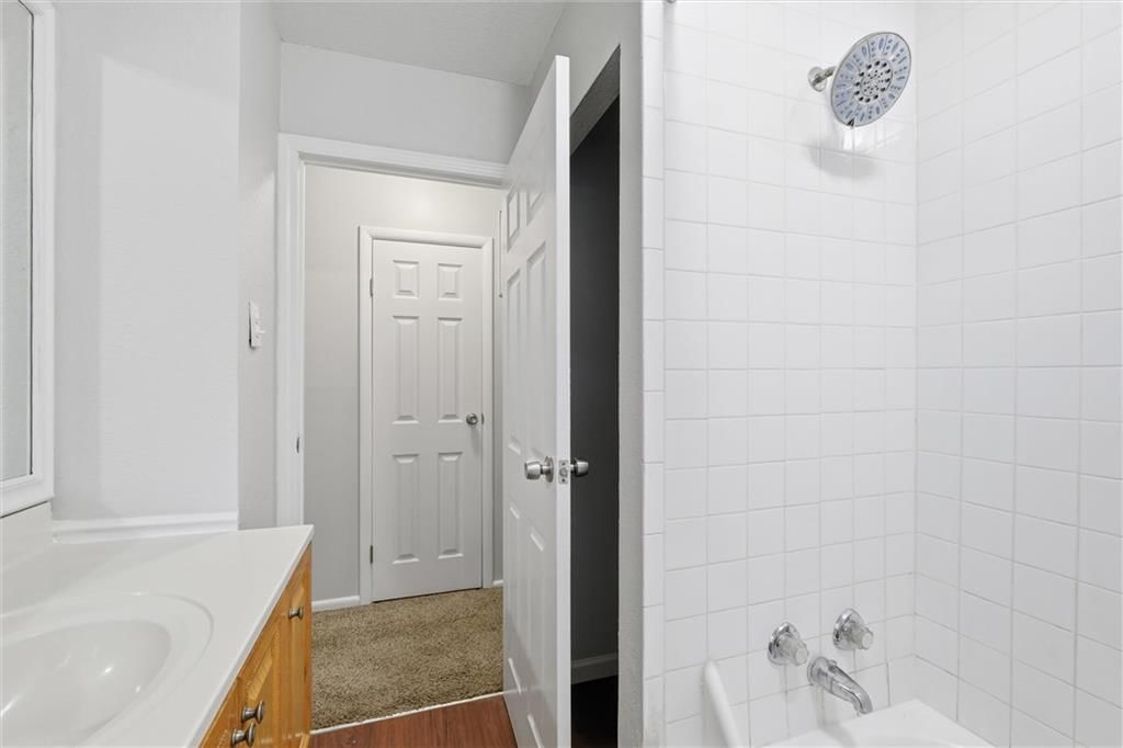 11216 Herrick Avenue — photo 18