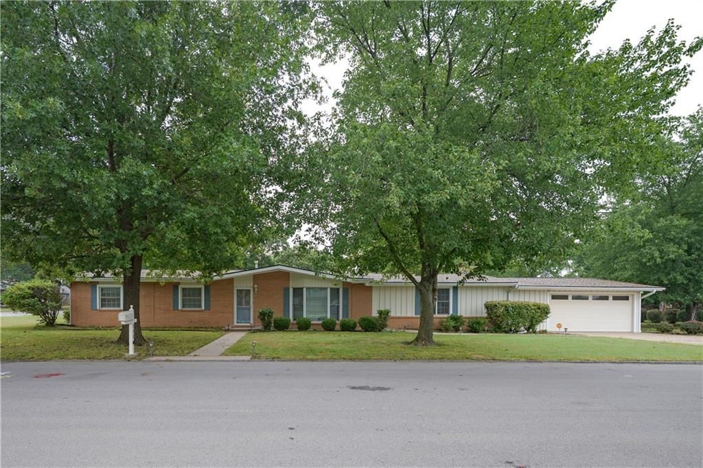 111 N Edgewood Drive, Coffeyville, KS