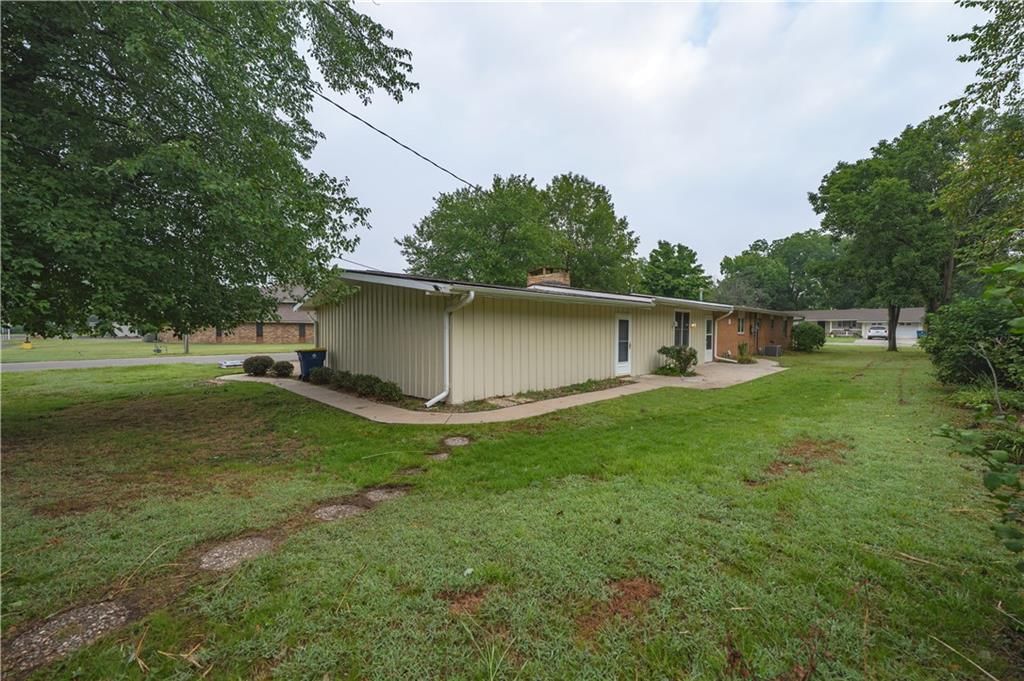111 N Edgewood Drive — photo 14