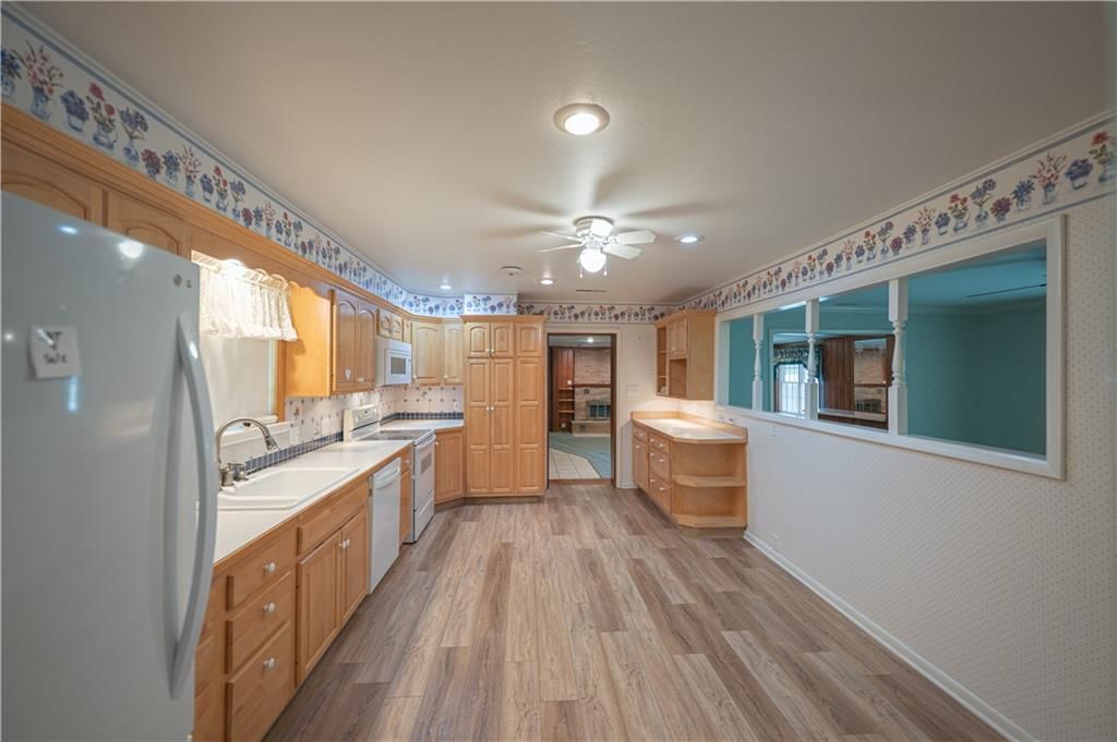 111 N Edgewood Drive — photo 45
