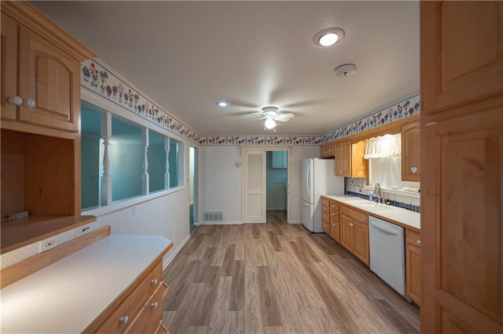 111 N Edgewood Drive — photo 48