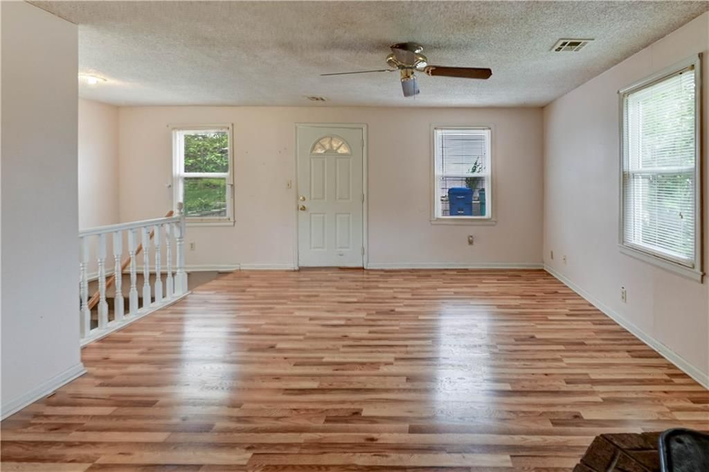 Photo 7 of 35 - 5300 Hardy Avenue