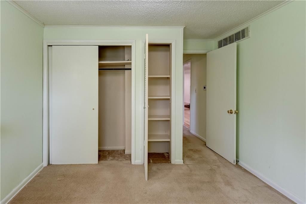 Photo 10 of 35 - 5300 Hardy Avenue