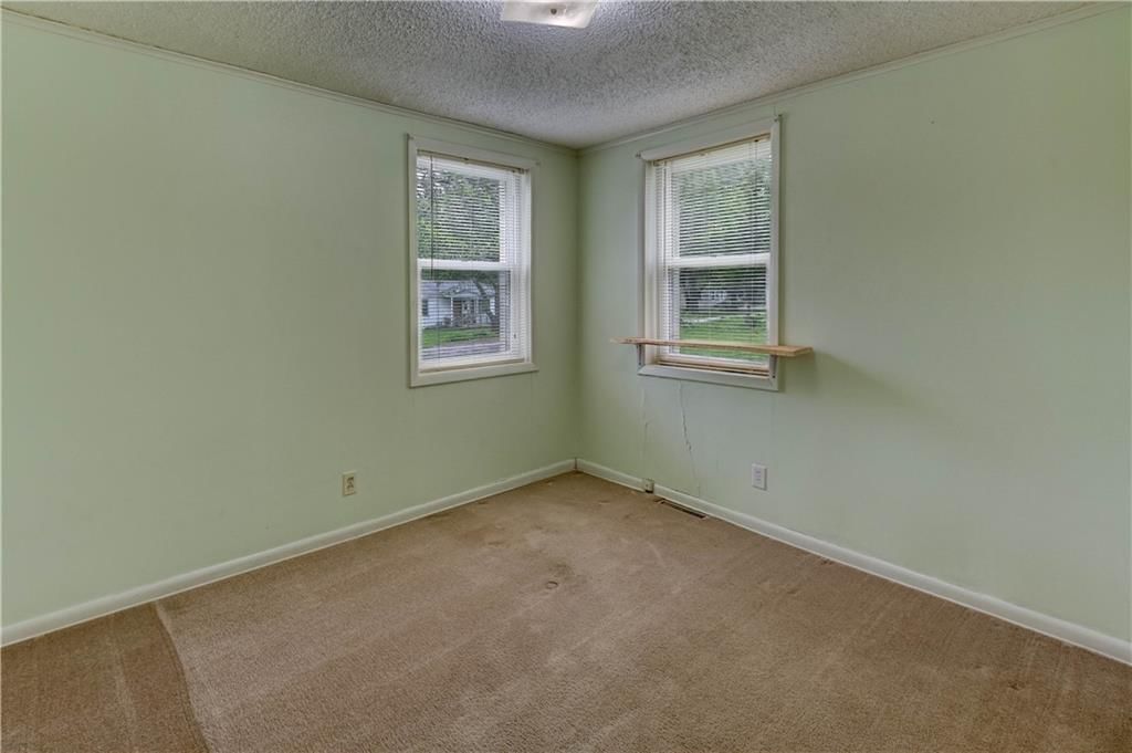 Photo 12 of 35 - 5300 Hardy Avenue