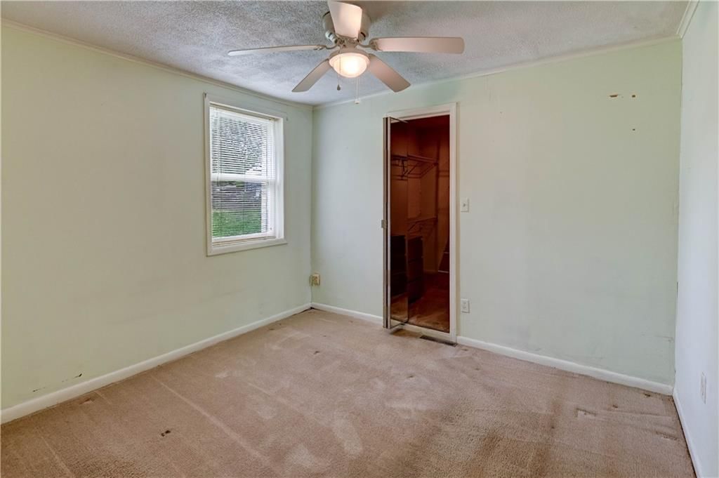 Photo 14 of 35 - 5300 Hardy Avenue