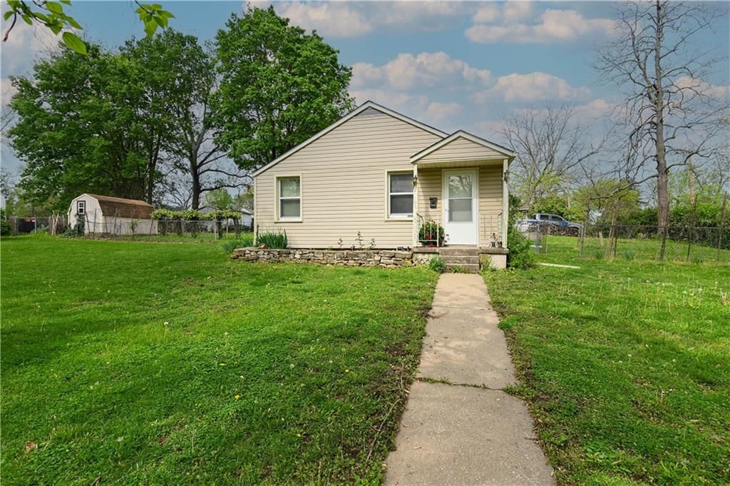 Photo 23 of 35 - 5300 Hardy Avenue