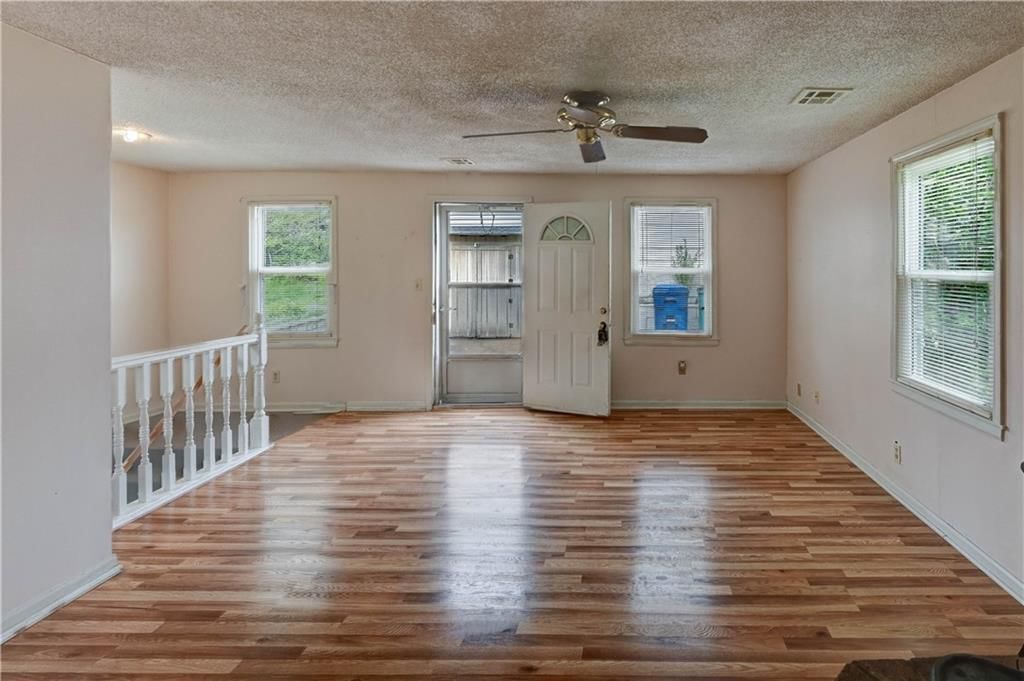 Photo 33 of 35 - 5300 Hardy Avenue