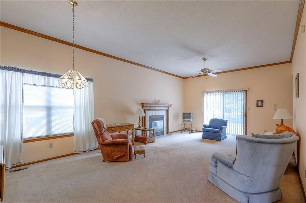 Photo 6 of 38 - 5211 S Megan Drive