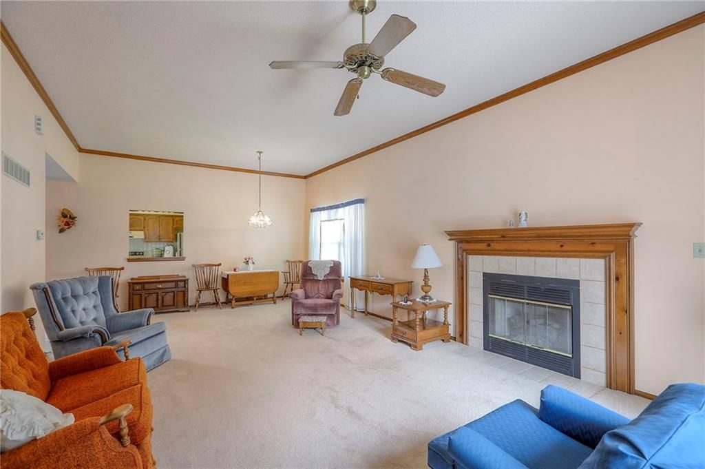 Photo 11 of 38 - 5211 S Megan Drive